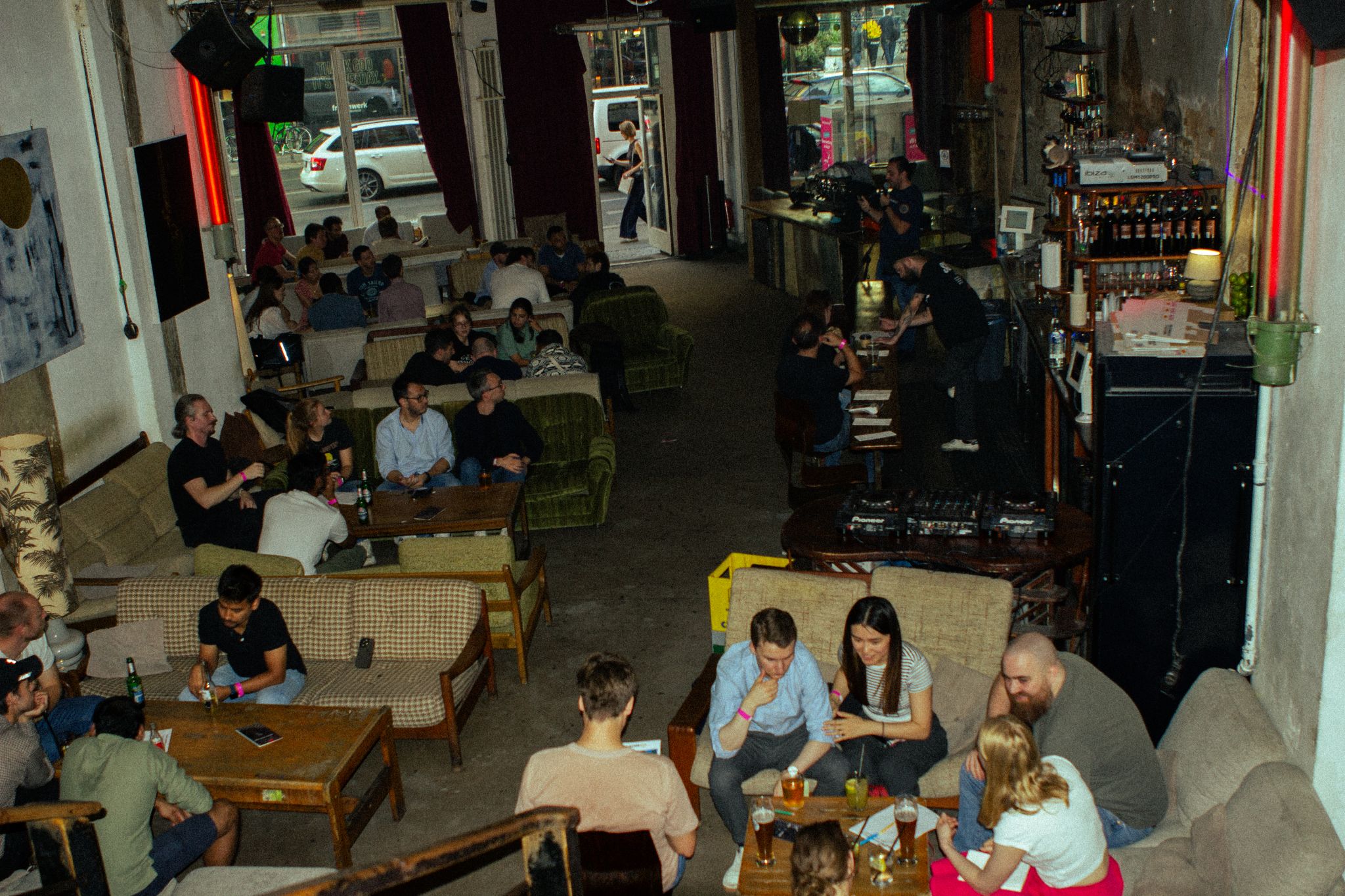 Data leaders at the August 2025 Data-Driven Pub Quiz — photo 9